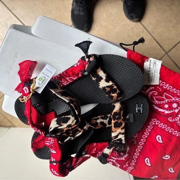 Arizona Love Trekky Bandana Sandals - Picture 2 of 6